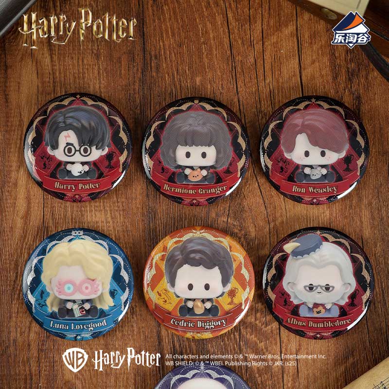 Harry Potter Hogwarts Series Character Badge Blind Bag