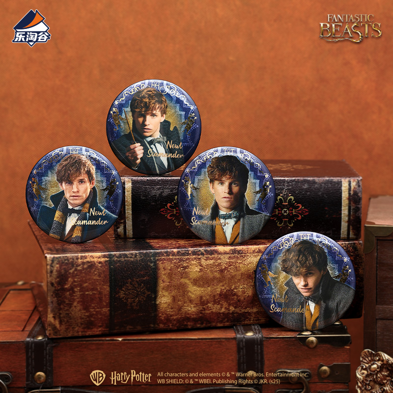 Fantastic Beasts Wizards Gathering Series Character Badge Blind Bag
