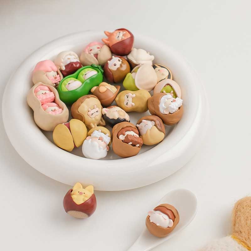 HeyDolls Happy Roasted Snacks Mini Blind Bag